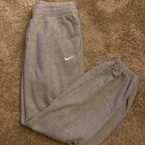 Nike Women’s Essential Fleece Pant